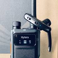 Hytera EHW08 - Bezprzewodowa słuchawka Bluetooth z przyciskiem PTT. 